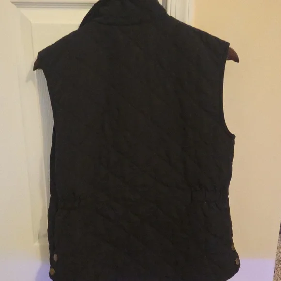 Elegant Black Quilted Vest for Women - Picture 4 of 4